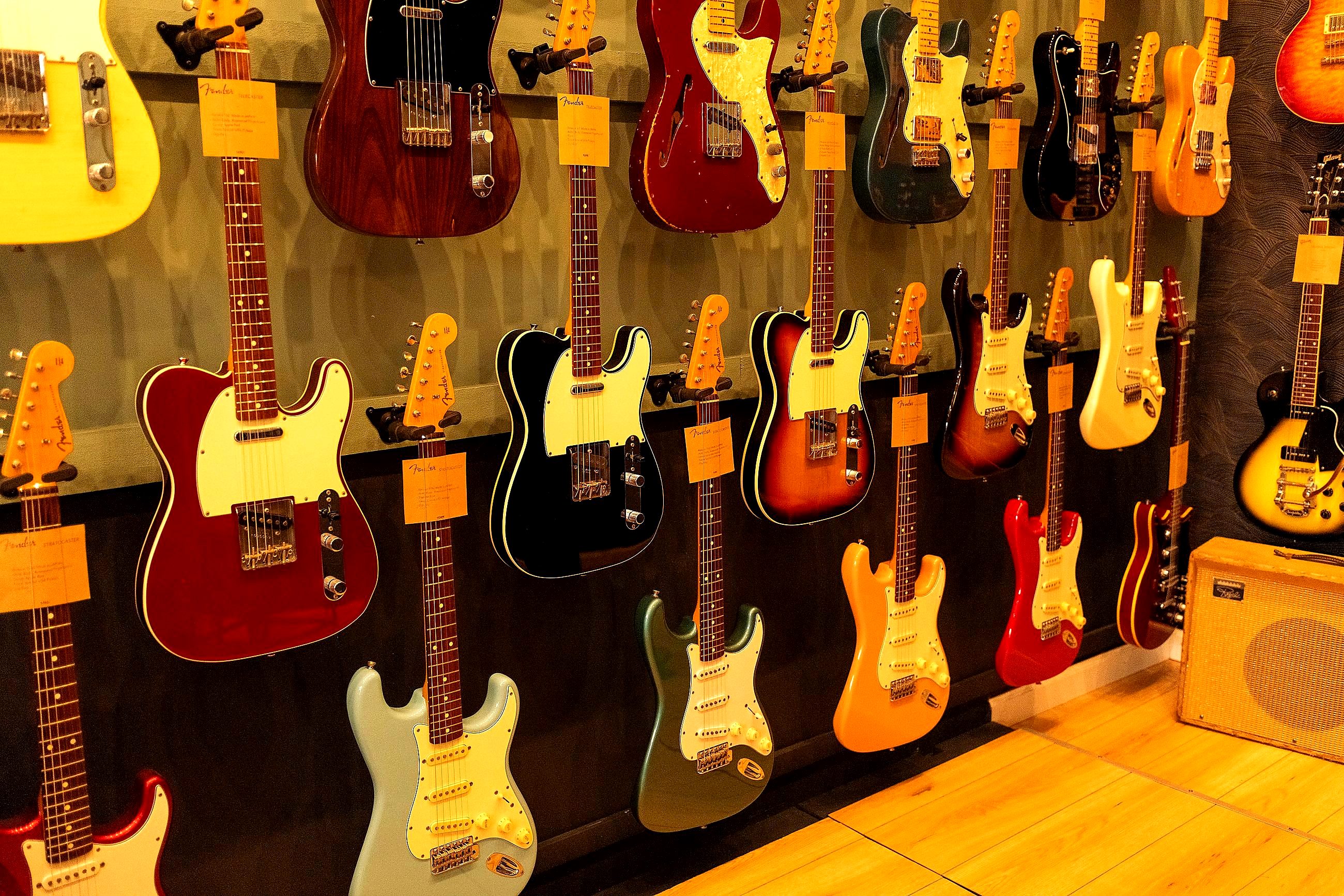 Le mur de Telecaster de Woodstore