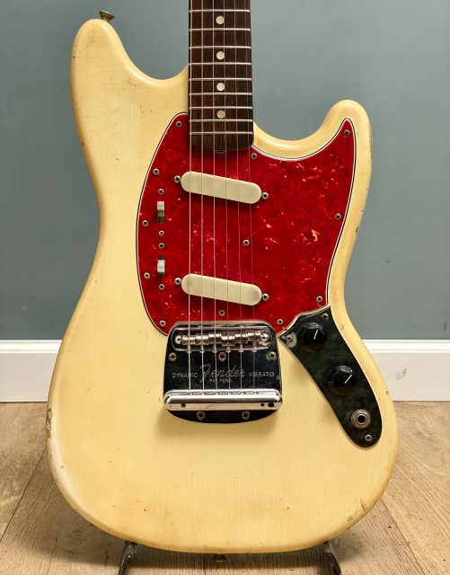 Fender Mustang, photo 3