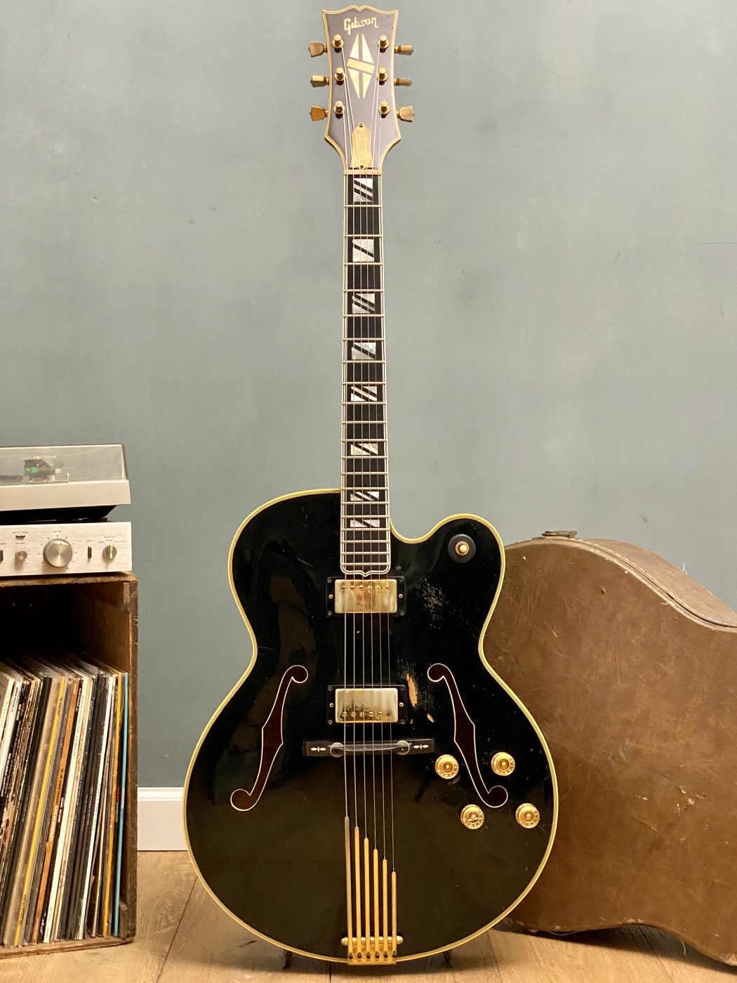 Gibson Super V 1979