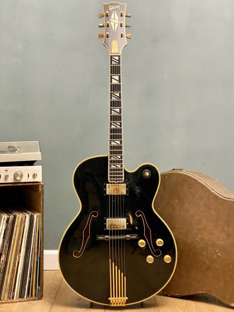 Gibson Super V 1979